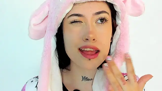 melody suarez online show from December 2024 07:14:01 PM