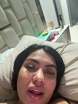 Snapshot of valeria2019hot chatting on February 2025 03:41:02 PM valeria2019hot online show from February 2025 03:41:02 PM