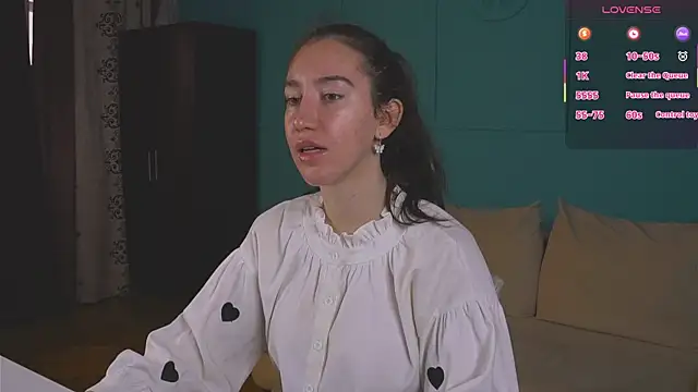 Snapshot of Belle_Via chatting on June 2026 10:50:01 AM Belle Via online show from June 2026 10:50:01 AM