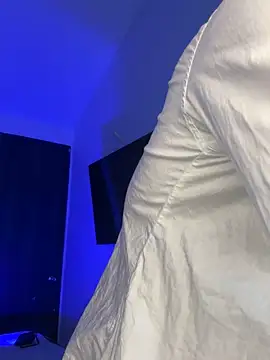 AaronCruz  online show from October 2025 03:45:01 AM