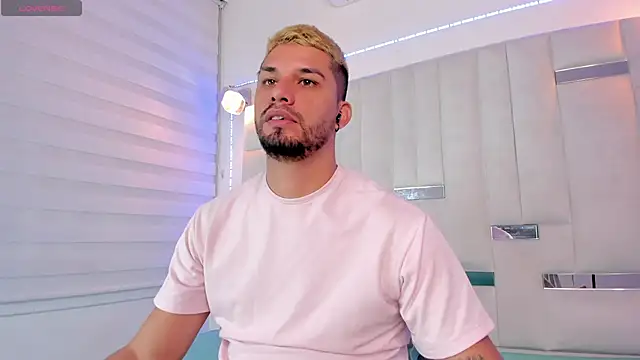 Jacoob19  online show from December 2024 01:12:02 PM