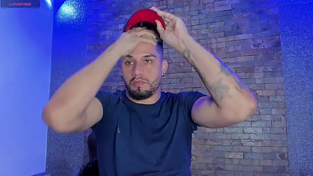 Jacoob19  online show from December 2024 06:28:02 PM