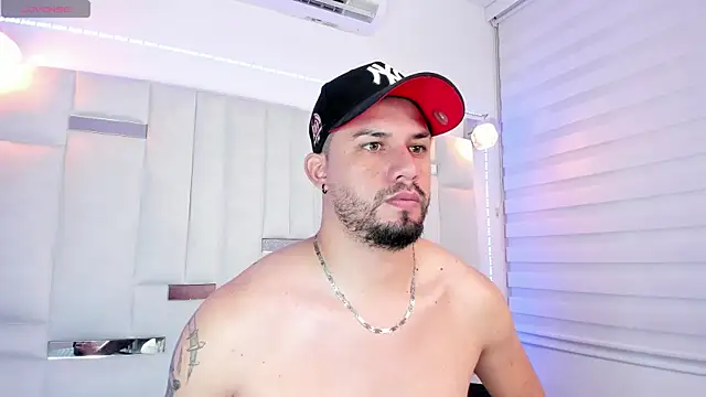 Jacoob19  online show from December 2024 01:59:02 PM