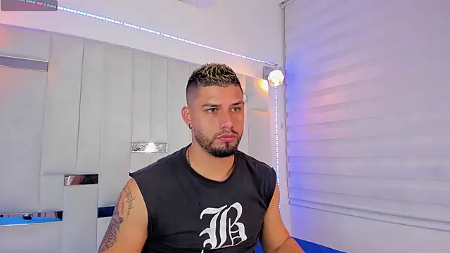 Jacoob19  online show from January 2025 01:24:02 PM