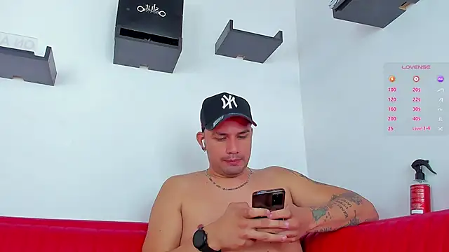 Jacoob19  online show from January 2025 04:10:01 PM