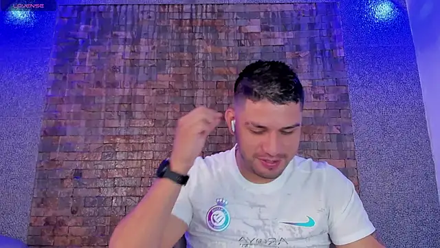 Jacoob19  online show from January 2025 01:11:01 PM