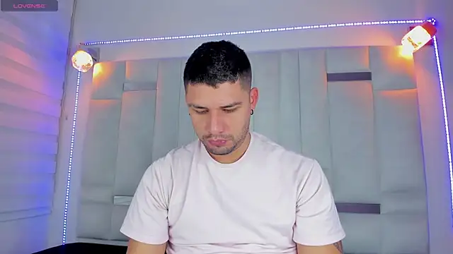 Jacoob19  online show from January 2025 12:41:02 PM