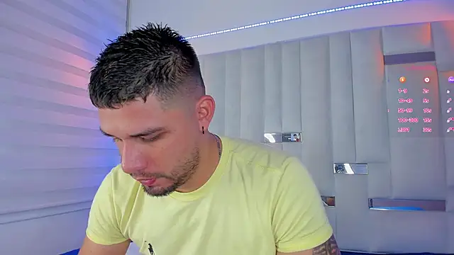 Jacoob19  online show from January 2025 04:38:01 PM