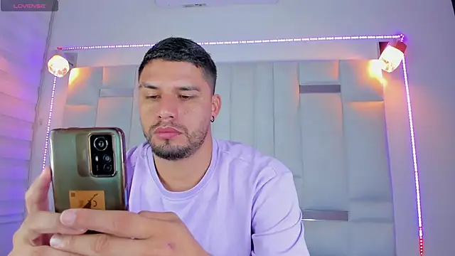 Jacoob19  online show from February 2025 03:52:01 PM