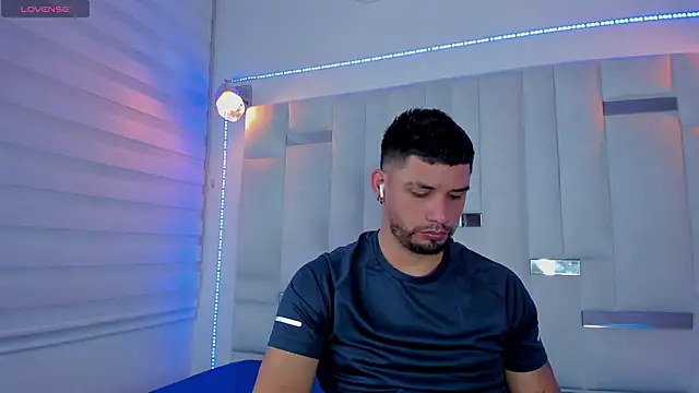 Jacoob19  online show from February 2025 03:16:01 PM