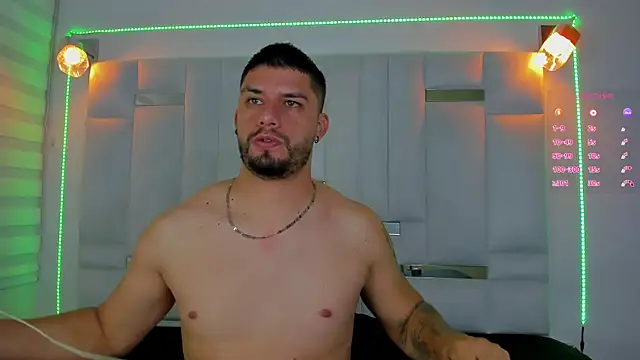 Jacoob19  online show from February 2025 12:33:02 PM