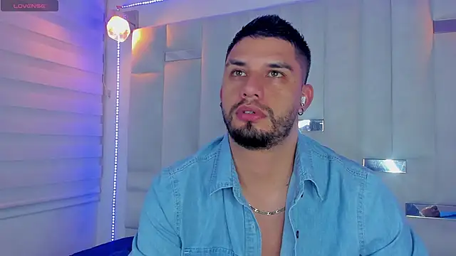 Jacoob19  online show from February 2025 06:37:01 PM