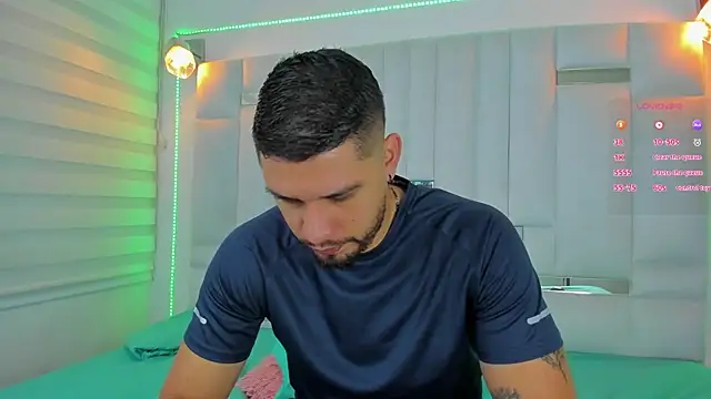 Jacoob19  online show from February 2025 12:16:01 PM