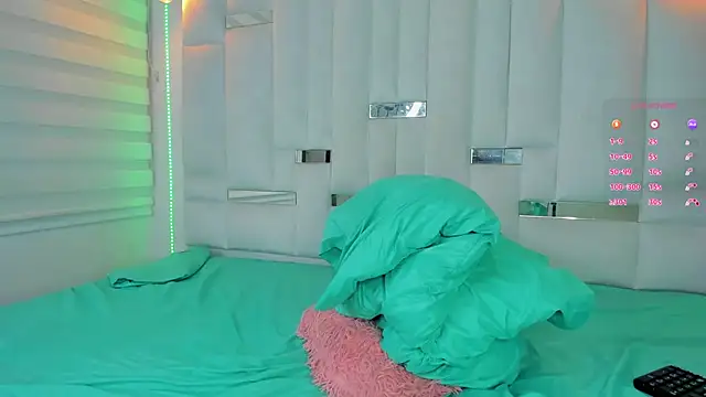 Jacoob19  online show from February 2025 03:20:01 PM