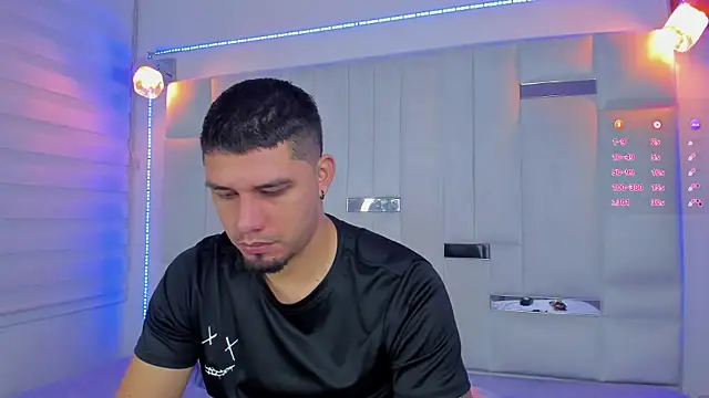 Jacoob19  online show from February 2025 12:23:02 PM