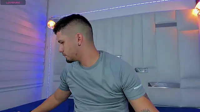 Jacoob19  online show from March 2025 12:44:02 PM