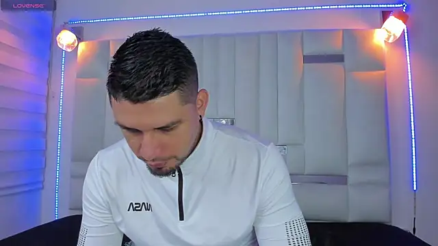 Jacoob19  online show from March 2025 12:25:01 PM