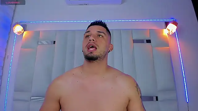 Jacoob19  online show from March 2025 12:32:02 PM