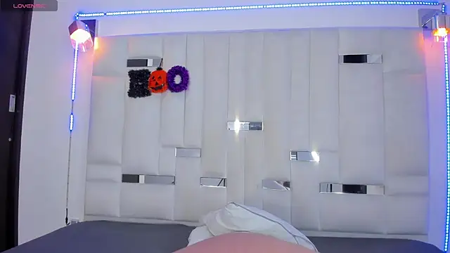 Jacoob19  online show from October 2025 12:50:02 PM