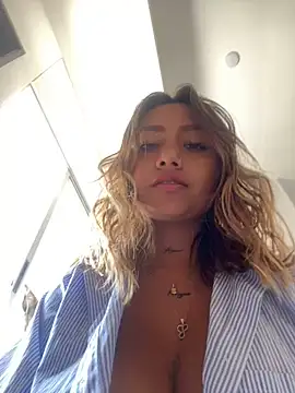 amanda-medrano1 online show from January 2025 05:12:02 PM