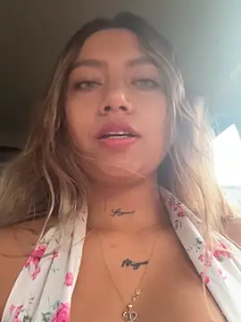 amanda-medrano1 online show from October 2025 01:30:01 PM