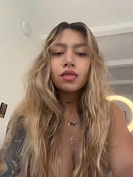 amanda-medrano1 online show from May 2026 01:52:02 PM