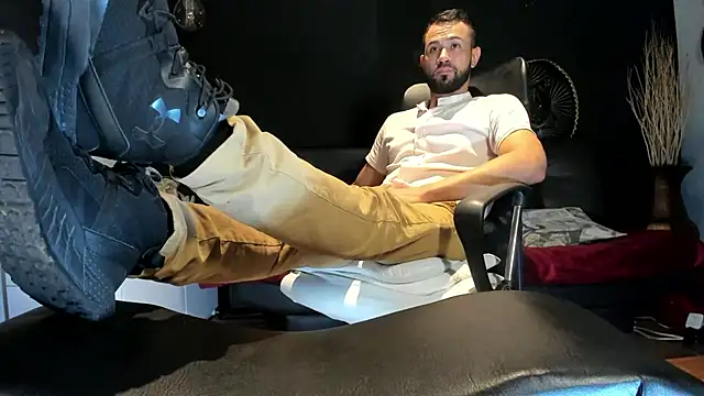 Snapshot of alessandro_wye chatting on October 2025 01:06:02 AM alessandro wye online show from October 2025 01:06:02 AM