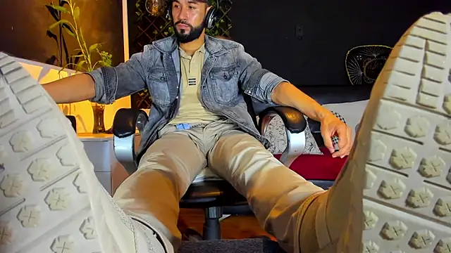 Snapshot of alessandro_wye chatting on February 2026 02:41:02 AM alessandro wye online show from February 2026 02:41:02 AM