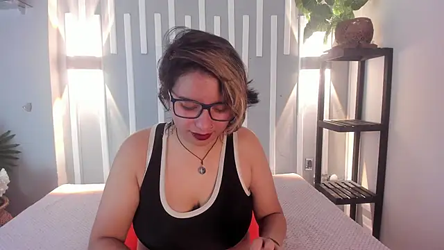 Snapshot of NovaGlitz chatting on February 2025 11:44:02 AM NovaGlitz online show from February 2025 11:44:02 AM