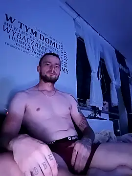 wariacik0024 online show from September 2025 08:54:01 PM