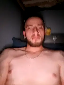 wariacik0024 online show from September 2025 10:47:01 PM