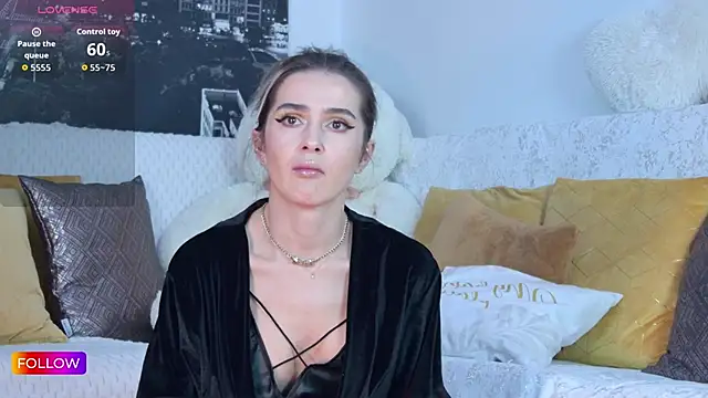 Sarah-Hart online show from November 2025 01:36:02 PM