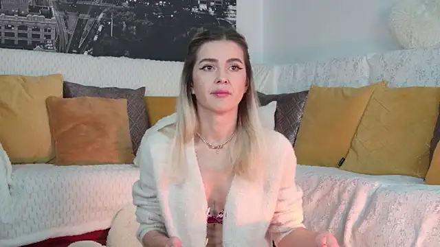 Sarah-Hart online show from December 2025 03:19:01 PM