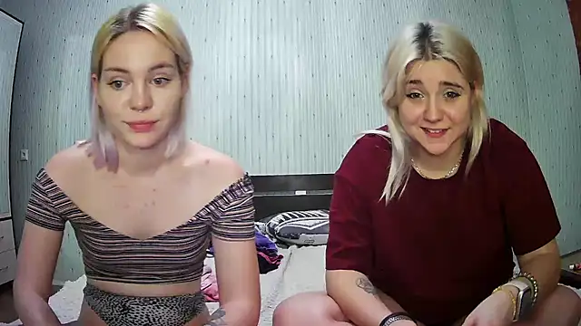 Snapshot of ChrisGirls chatting on January 2025 04:59:02 PM ChrisGirls online show from January 2025 04:59:02 PM