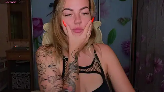 EmilyRobbie online show from September 2025 03:50:01 PM