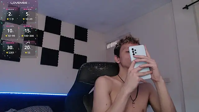 bryamado69 online show from October 2025 02:18:02 PM