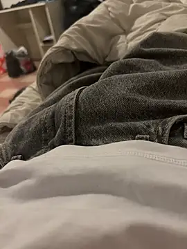 pignoufe online show from April 2026 10:08:02 PM