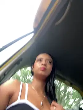 Laura fernandezII online show from January 2025 01:02:02 PM