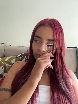 Laura fernandezII online show from January 2026 08:34:02 PM