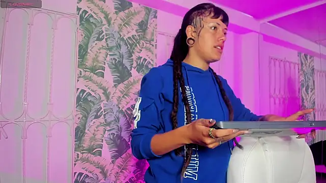  sharlotte777 online show from April 2026 02:13:02 PM