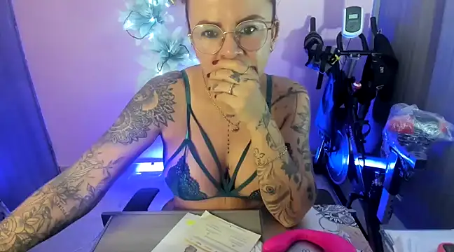 KAROL MILF online show from December 2024 01:18:01 AM