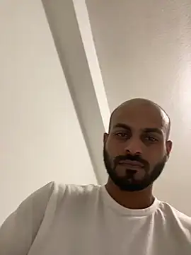 islandvybee55 online show from December 2024 10:39:02 PM