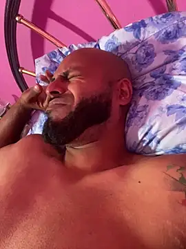 islandvybee55 online show from February 2026 10:25:01 AM