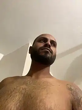 islandvybee55 online show from April 2026 02:03:02 PM