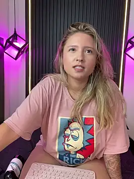 Snapshot of MiaPetit_ chatting on January 2025 11:04:02 PM MiaPetit  online show from January 2025 11:04:02 PM