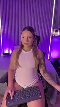 MiaPetit  online show from February 2026 07:01:02 PM