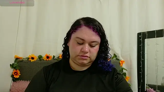 lunitaa0 online show from February 2026 06:06:02 PM