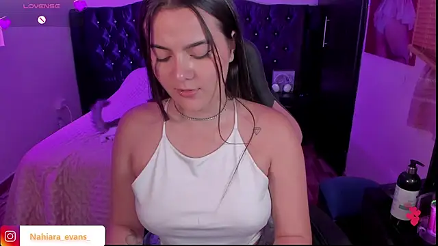 NahiaraEvans  online show from February 2025 05:18:02 AM