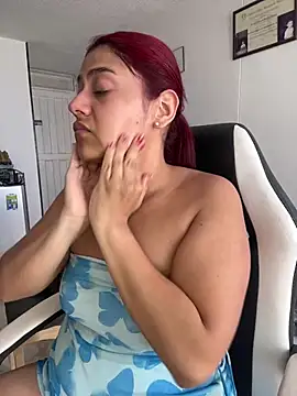 Snapshot of Aprilsmith2 chatting on December 2024 03:06:01 PM Aprilsmith2 online show from December 2024 03:06:01 PM