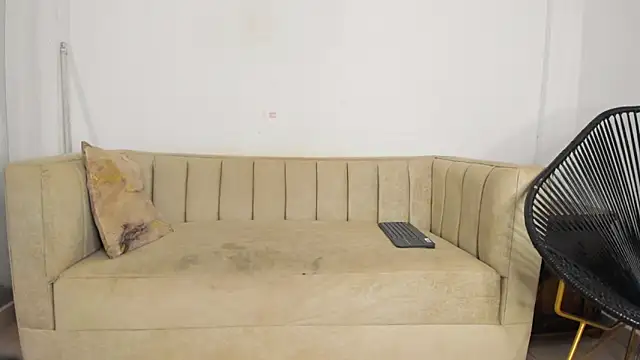 natalia aguirre1 online show from February 2026 12:00:01 PM